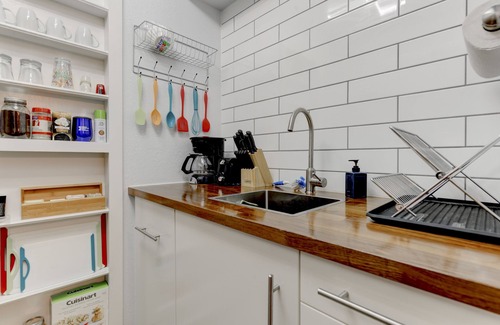 Hyde Park Condo | Perfect Studio Stay Near Downtown AUSTIN and UT