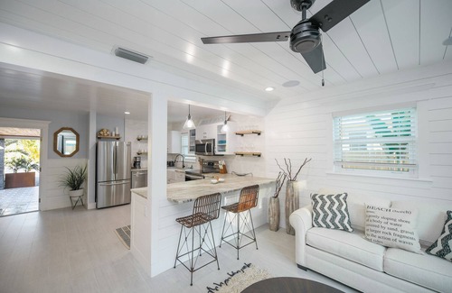 Anna Maria House | Perfect summer vacation home! Close to Bean Point, great pool!