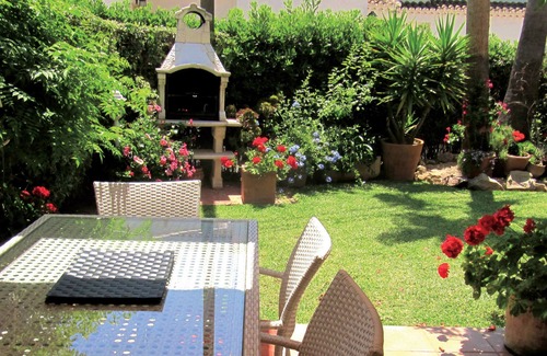 Javea House | Perfect Summer/Winter let.Ideally Located for Beach/Rests/Shops. Air Con/Wi-f