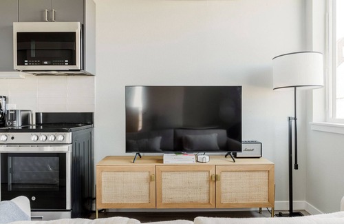 New Tacoma Apartment | Perfect Tacoma Studio w/Fitness Center, Lounge, W/D, by Blueground