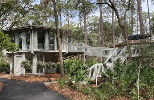 Sea Pines House | Perfect Treehouse Escape at 2031 Deer Island in Sea Pines