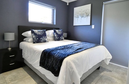 Pringle Bay Apartment | Perfect two bedroomed family unit with a fully equipped kitchen and living area