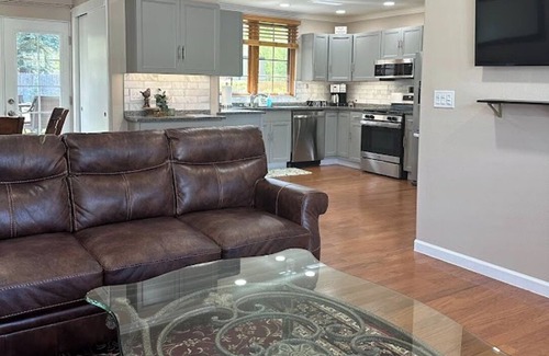 Broadmoor House | Perfect vacation home with amazing outdoor space, pet and handicapped friendly!
