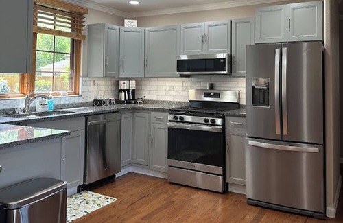 Broadmoor House | Perfect vacation home with amazing outdoor space, pet and handicapped friendly!