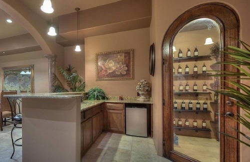 County Island Villa | Perfect Vacation Rental. Chaufered Escalade ESV Available for SuperBowl & Golf
