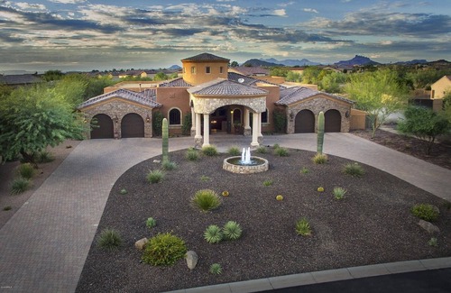 County Island Villa | Perfect Vacation Rental. Chaufered Escalade ESV Available for SuperBowl & Golf