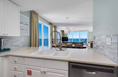 Navarre Beach Condo | Perfect View Beach Condo - Floor to Ceiling Windows! Beach Service Included