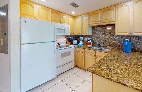 Treasure Island Condo | Perfect Views of Sunsets over the Gulf. Heated Pool. Easy Access to Restaurants & Shops. Activities.