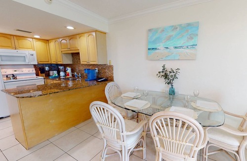 Treasure Island Condo | Perfect Views of Sunsets over the Gulf. Heated Pool. Easy Access to Restaurants & Shops. Activities.