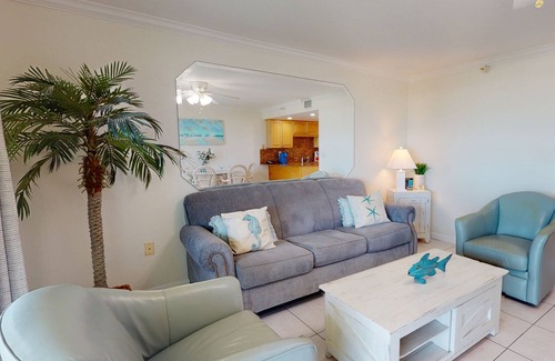 Treasure Island Condo | Perfect Views of Sunsets over the Gulf. Heated Pool. Easy Access to Restaurants & Shops. Activities.