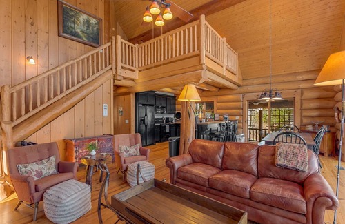Six Mile House | Perfect Waterfront Lake Keowee Getaway with Hot tub