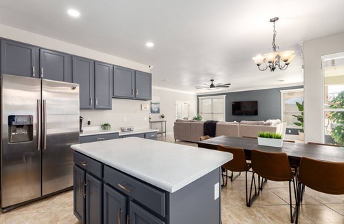 East Mesa House | Perfect winter getaway home {Heated POOL, SPA, BBQ, PUTTING GREEN}