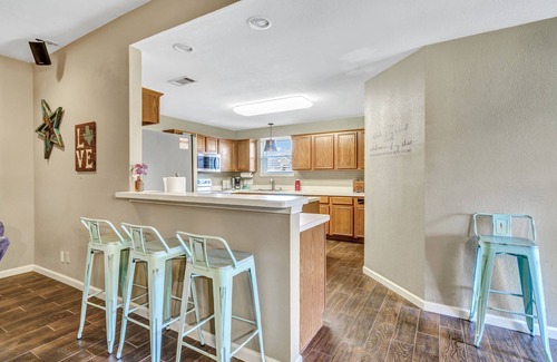 Wylie House | Perfect Wylie Getaway Mins to Historic Downtown!
