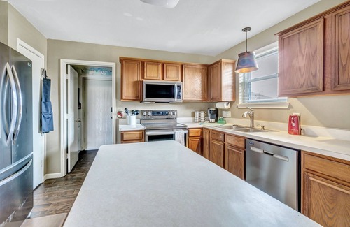 Wylie House | Perfect Wylie Getaway Mins to Historic Downtown!