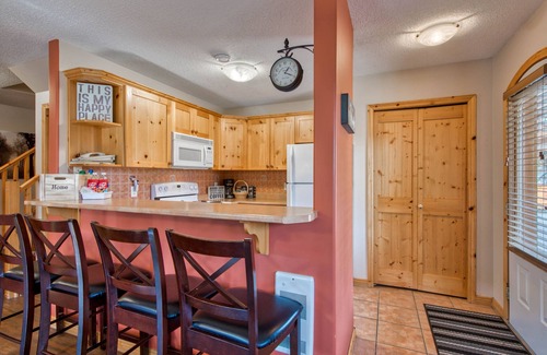 Sun Peaks House | Perfectly Located beautiful 4 bedroom townhouse
