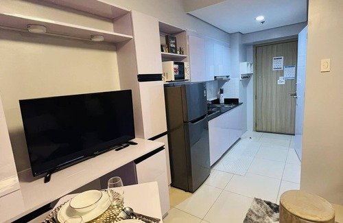 Sampaloc Condo | Perfectly Located Cozy Newly Interiored Condo Near MOA, Star City Pasay Manila