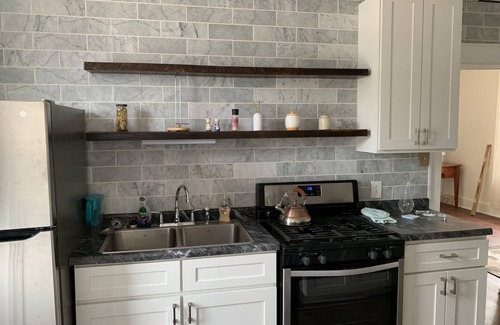 Morgantown Apartment | Perfectly Located Downtown Suite- 3 Queen Beds - Close to WVU
