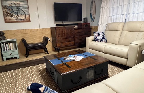 Topsail Beach Apartment | Perfectly located for beach access and walking distance to restaurants and shops