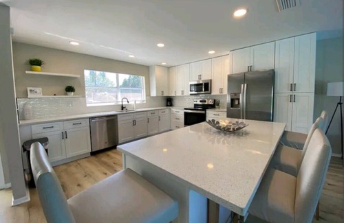 Largo House | Perfectly Located Home Close to Beach W/Heated Pool