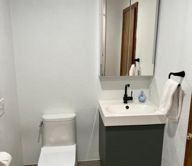 Water Hill House | Perfectly located Waterhill home