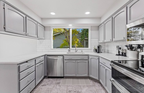 Snohomish House | Perfectly placed between downtown Snohomish & golf course!