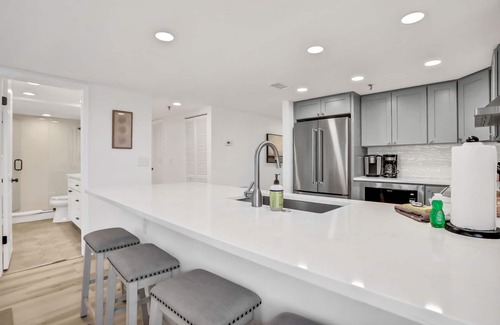 Indian Shores Condo | Perfectly poised condo with fabulous Gulf & Intracoastal views
