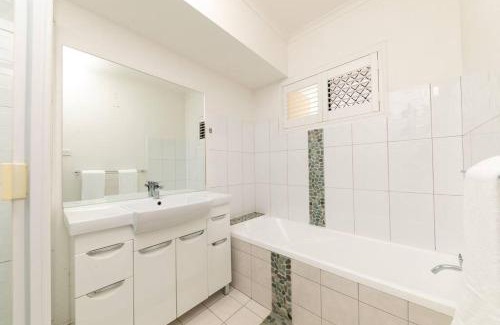 Larrakeyah Apartment | Perfectly positioned townhouse