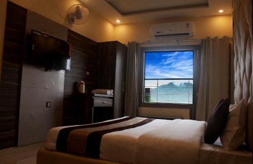 Haridwar Hotel | Perfectstayz Premium Ganga Heights at Harkipauri Road