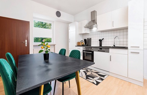 Frohnhausen Apartment | ☆Perfekt für 4 Personen! 2 Bedrooms with Netflix | Balkon | Küche | Washmachine