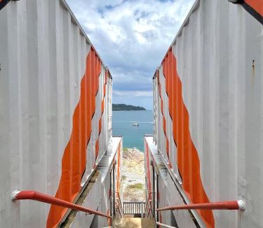 Kampung Pasir Hantu Ski Chalet | Perhentian Nemo Chalet