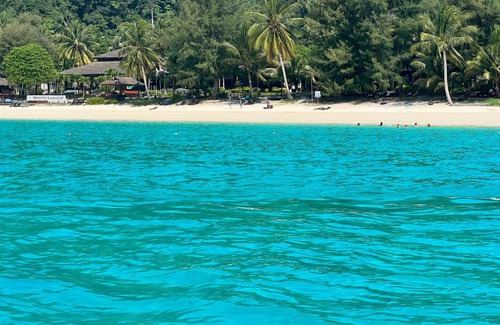 Kampung Pasir Hantu Hotel | Perhentian Suria