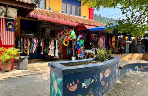 Kampung Pasir Hantu Hotel | Perhentian Suria