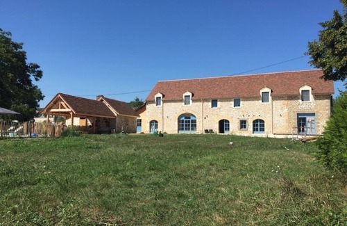 Cazoules House | Périgord Noir, magnificent barn converted into a haven of peace.