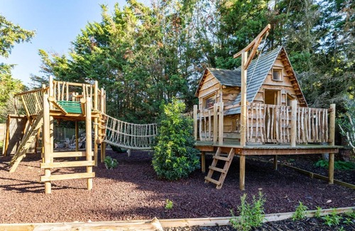 Bray on Thames Villa | Period Luxury Converted Barn Windsor/Maidenhead - Perfect for family groups