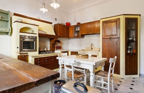 Sanremo Villa | Period villa in the center of San Remo!