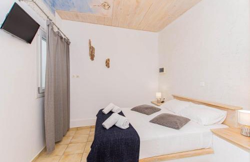 Mykonos Town Hotel | Peristeronas Village