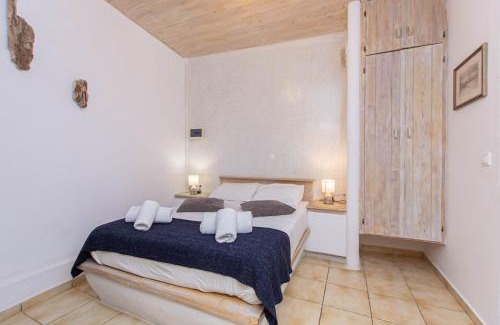 Mykonos Town Hotel | Peristeronas Village
