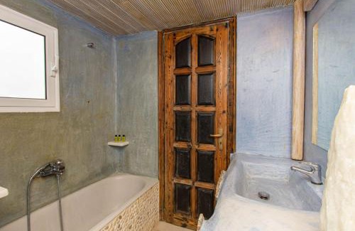 Mykonos Town Hotel | Peristeronas Village