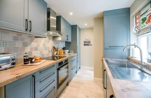 Aldeburgh House | Periwinkle, a delightful coastal cottage