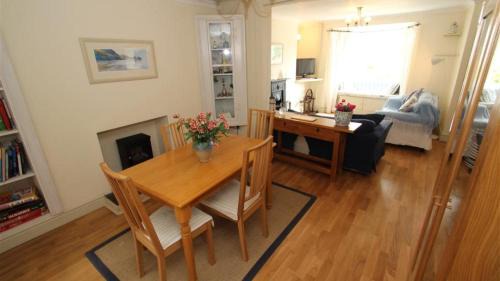 Mumbles House | Periwinkle Cottage