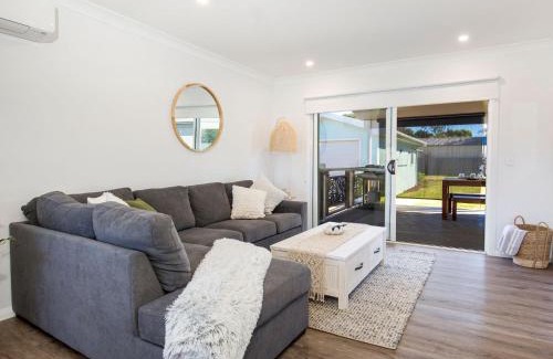 Culburra Beach House | Periwinkle I Pet Friendly I 2 Mins Walk to Beach