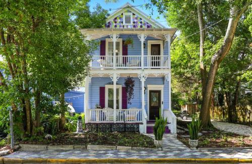 Lincolnville House | Periwinkle Perch - Home for 4