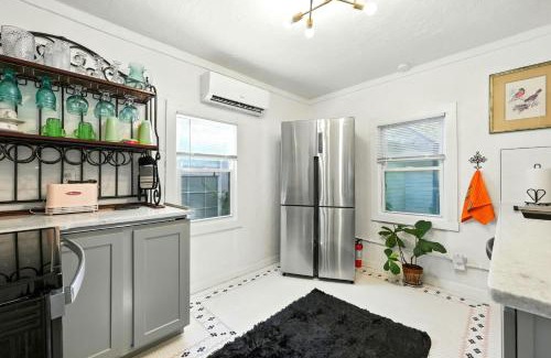 Lincolnville House | Periwinkle Perch - Home for 4