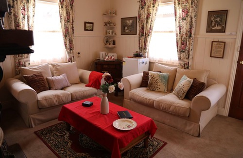 Jamieson Cottage | Perkins Place Cottages of Jamieson Victoria