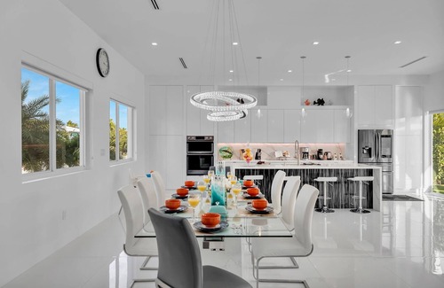 Marathon House | Perla Blanca 4 Bed 5 Bath kayaks pool boat dock