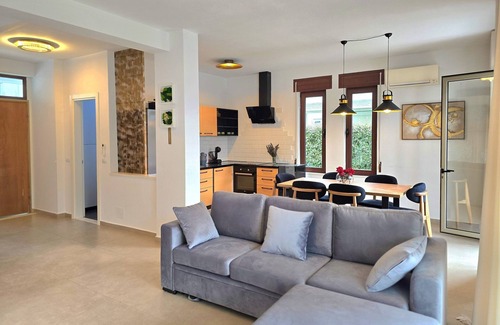 Ishem Villa | Perla Holiday Villa 150, Lalzit Bay, Albania