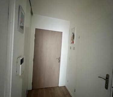 La Courneuve Apartment | PERLE HDG Tout Confort