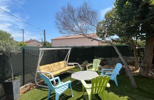 Toulon Apartment | Perle rare, F4 donnant sur un grand jardin privé aménagé, parkings gratuits, clim, calme, idéal famille & pro, 10 min de la mer et du centre-ville, de la gare sncf et routière
