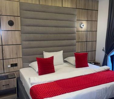 Uyo Hotel | Perly Gate Residence Uyo