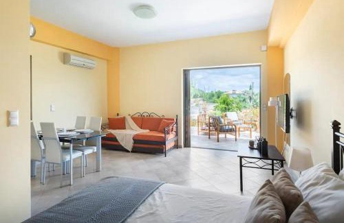 Kompi Apartment | Peroulia Bay View Studio